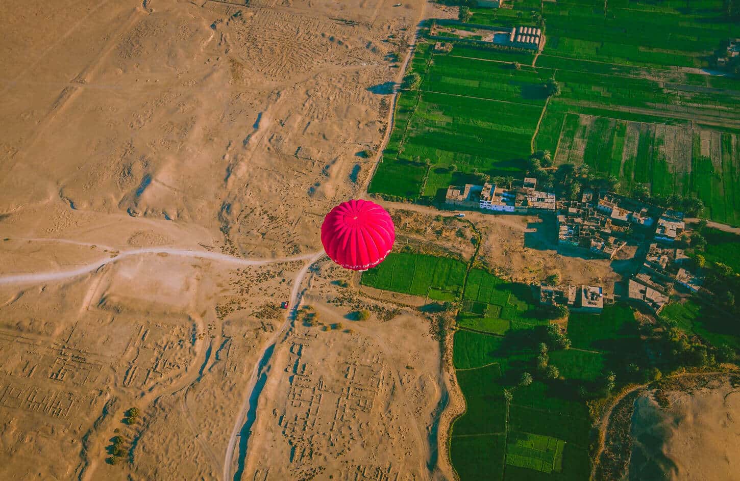photos of hot air balloons in luxor