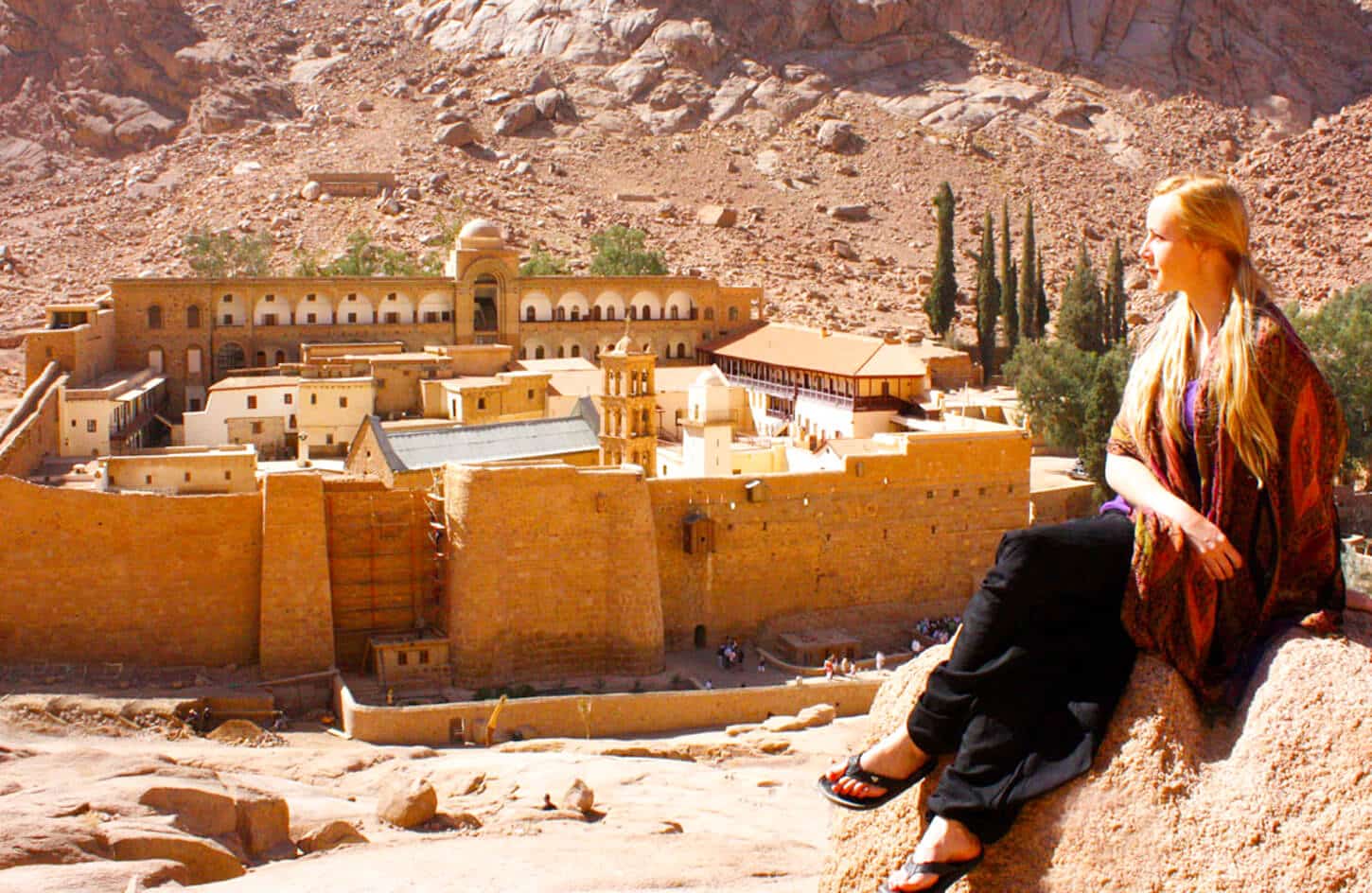 A wonderful picture of a tourist in front of St. Catherines Monastery