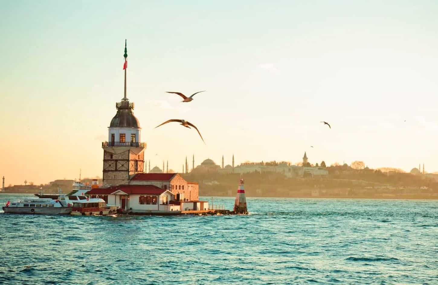 A wonderful picture of the Maidens Tower in Istanbul