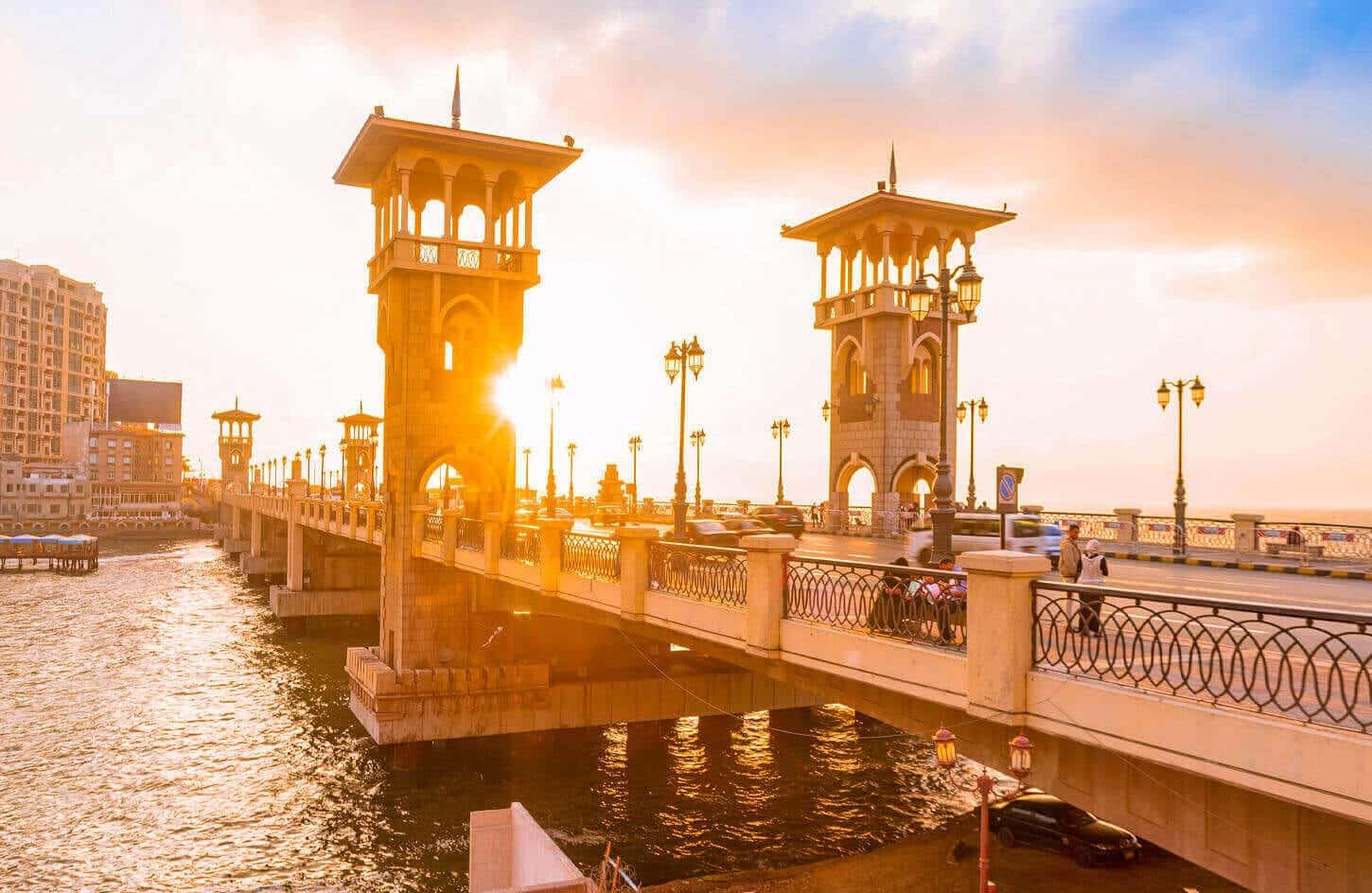 A wonderful picture of the Stanley Bridge in Alexandria at sunset