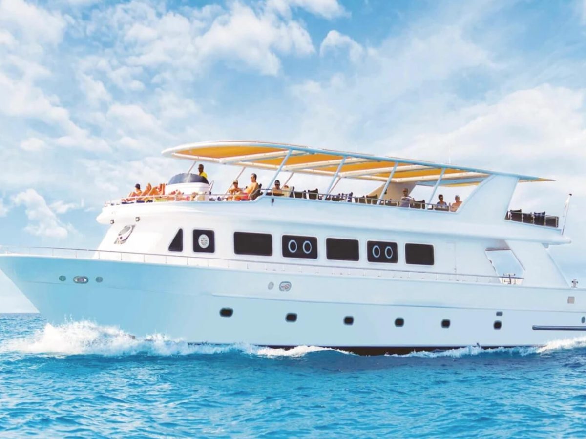 Great picture of a boat in Ras Mohammed