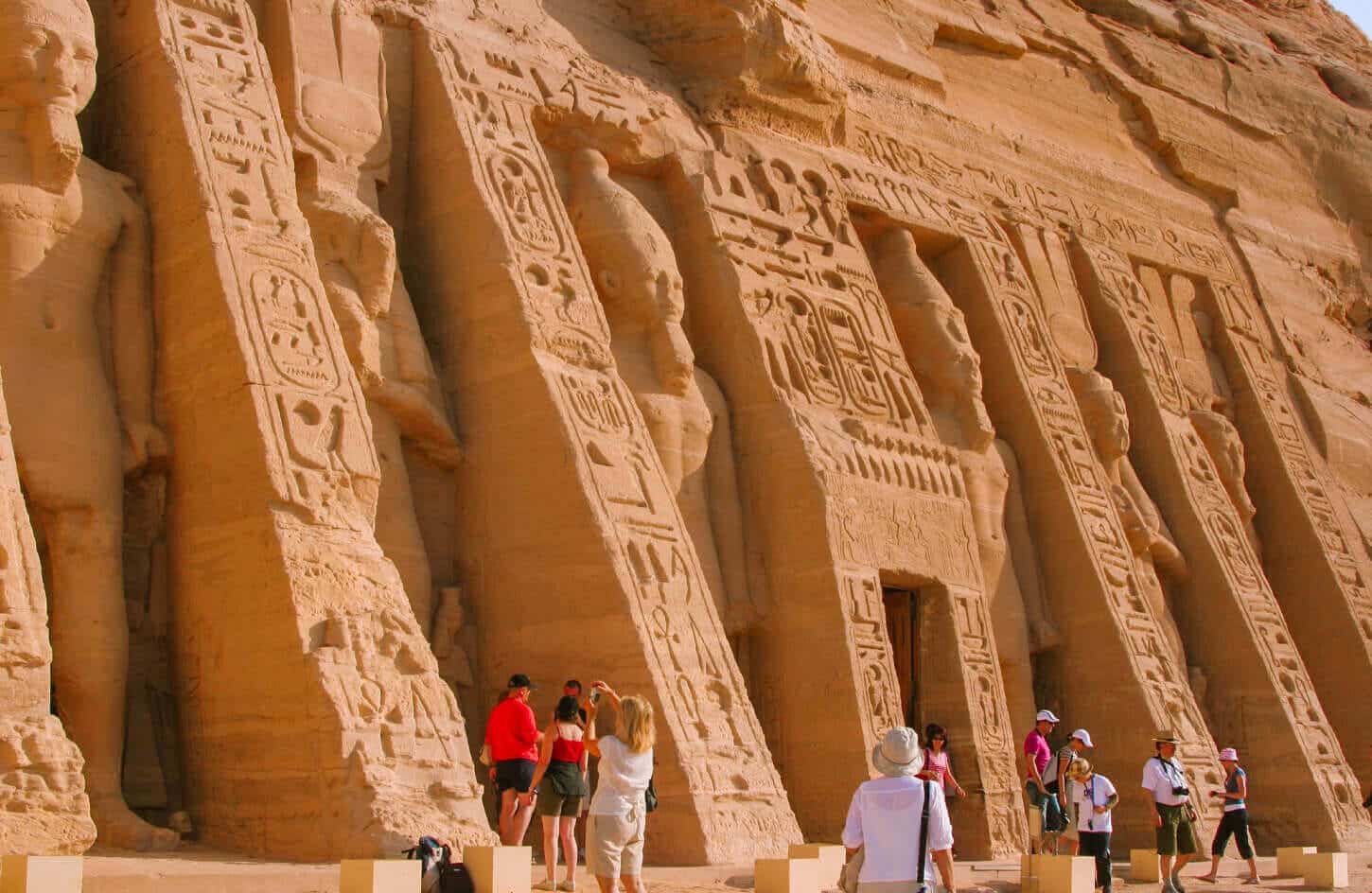 Great pictures of the facade of the small temple of Abu Simbel