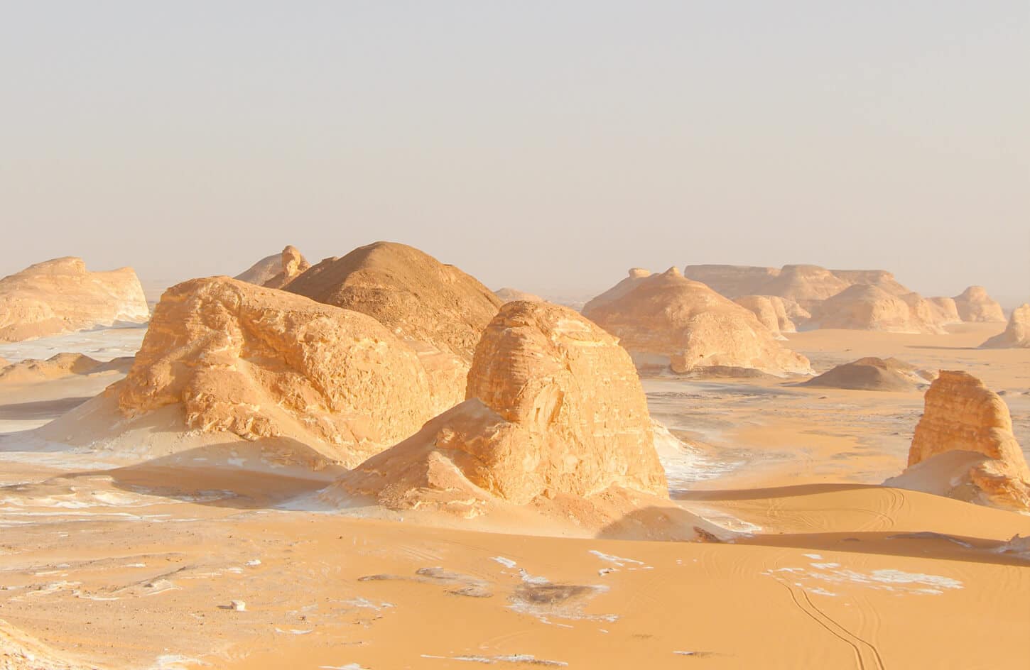 Very beautiful picture in the Western desert