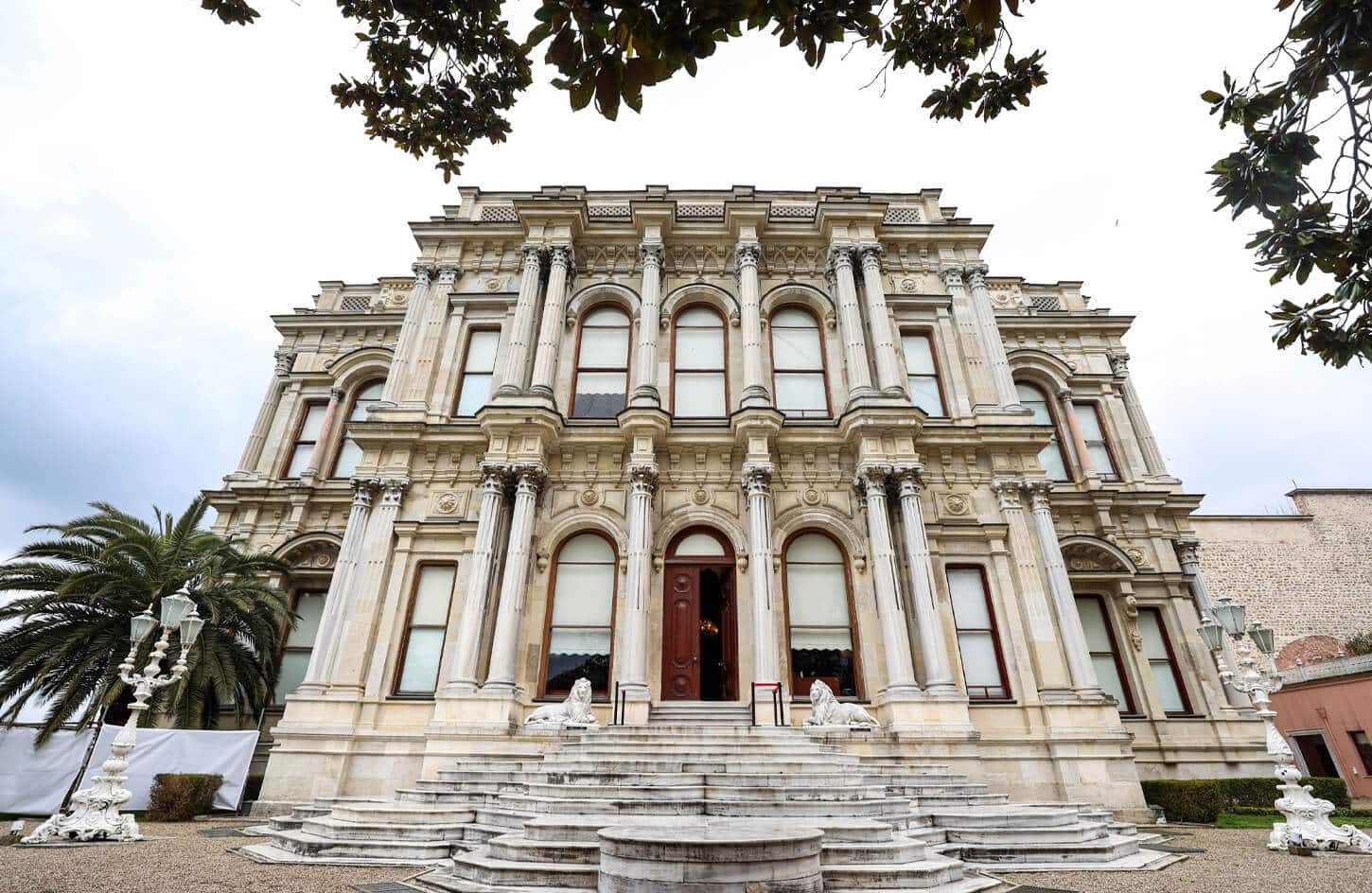 Very beautiful picture of Beylerbeyi Palace