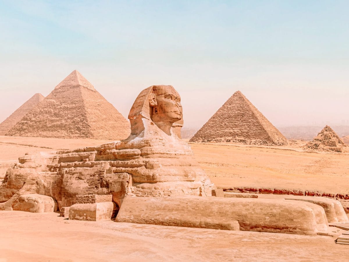 Wonderful pictures of the pyramids of Giza and the Great Sphinx in the Giza area