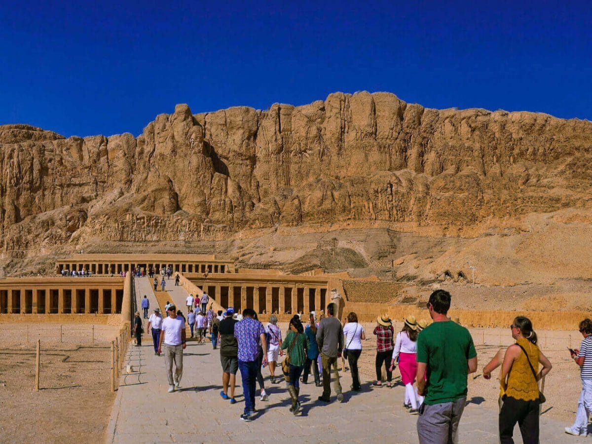 picture of the entrance to the Temple of Hatshepsut during the entry of visitors