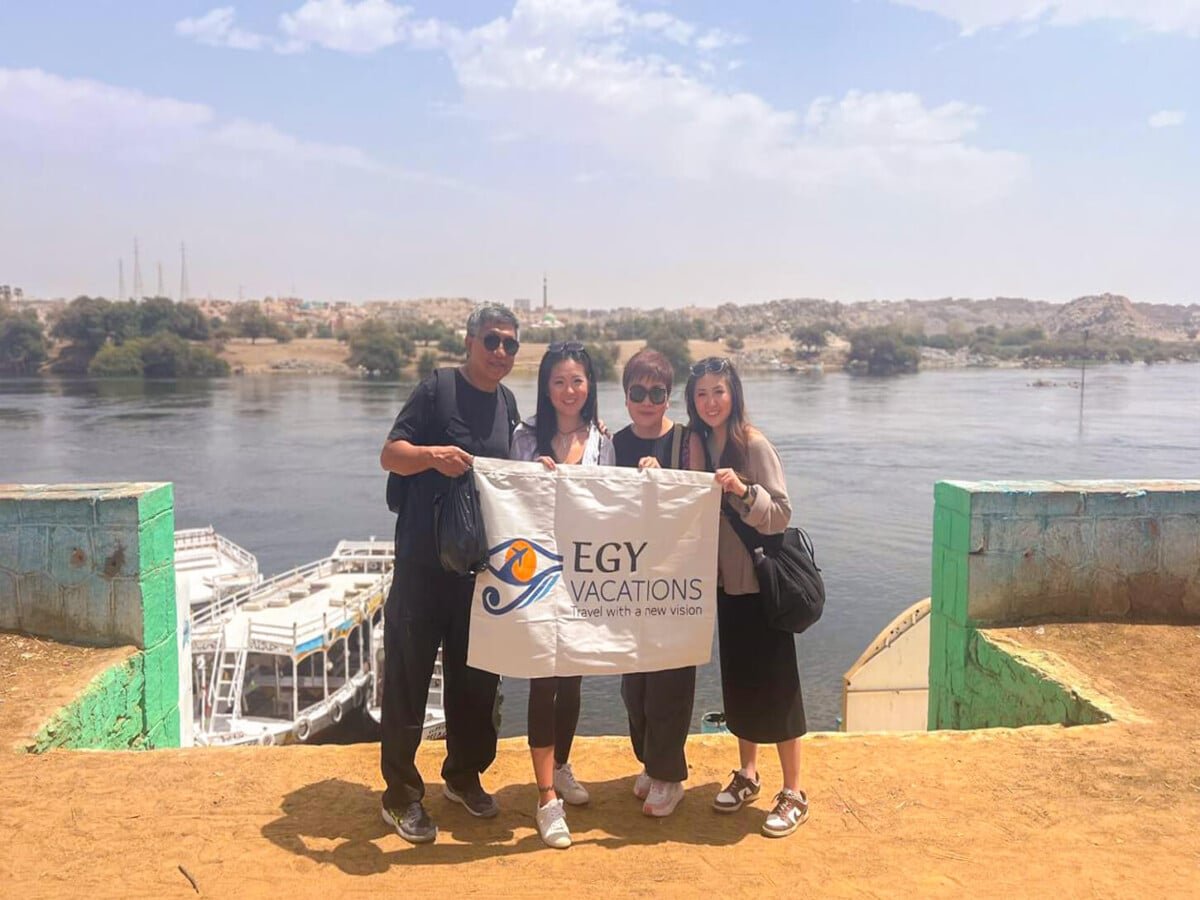 Travellers boarding a felucca in Aswan