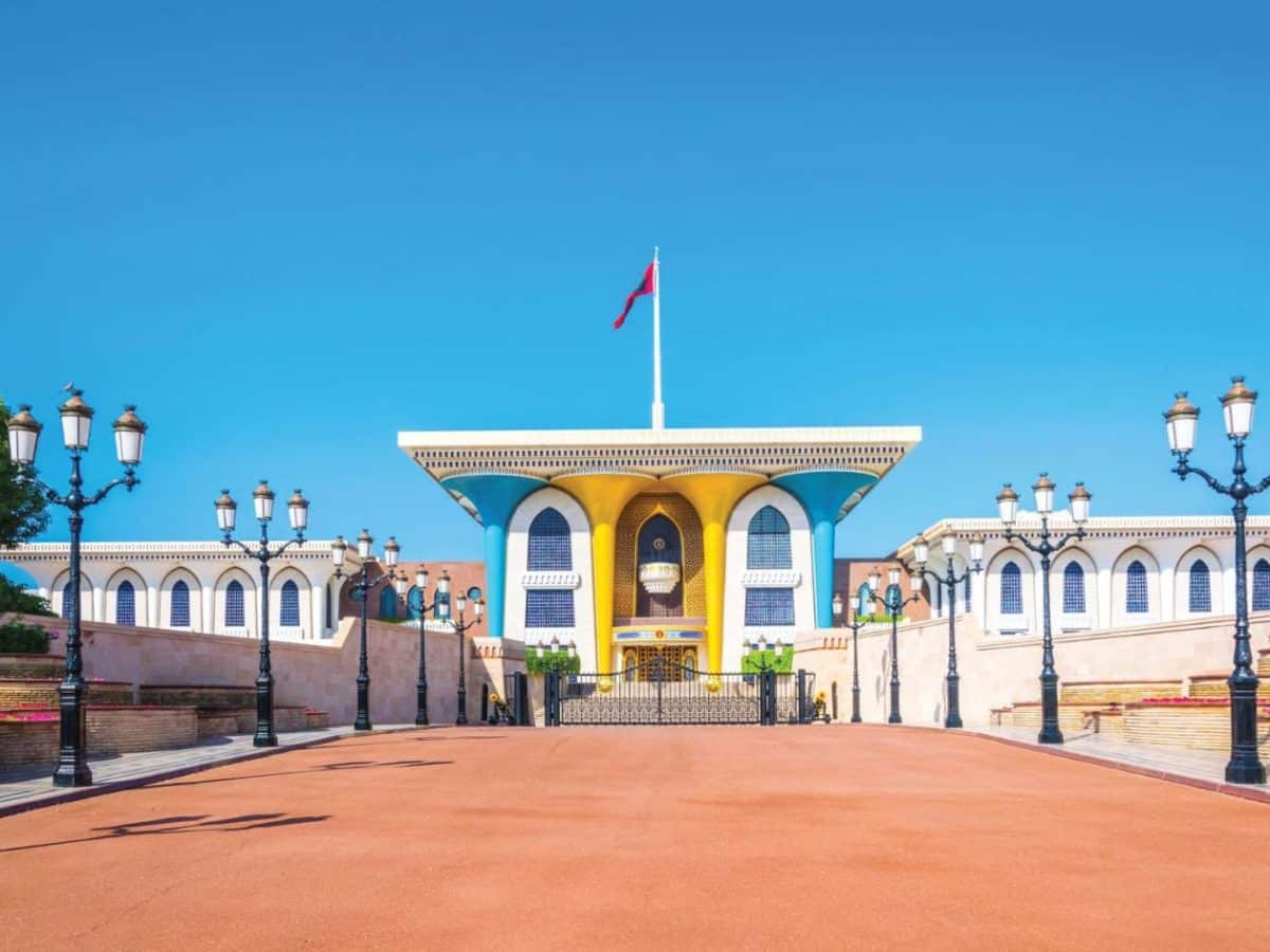 a wonderful photo of al alam palace
