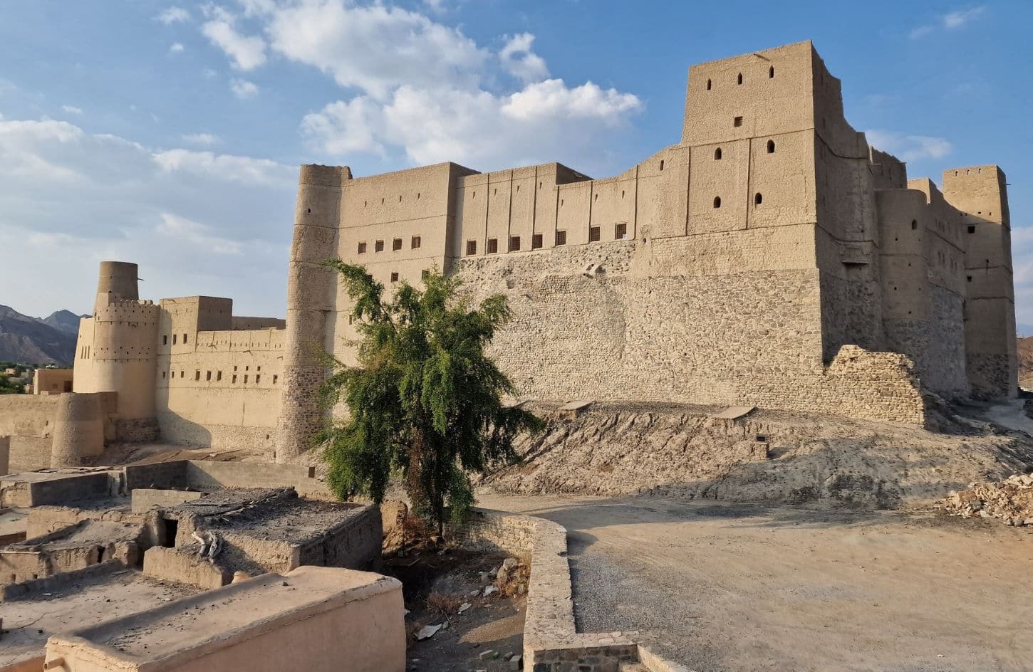a wonderful photo of bahla fort