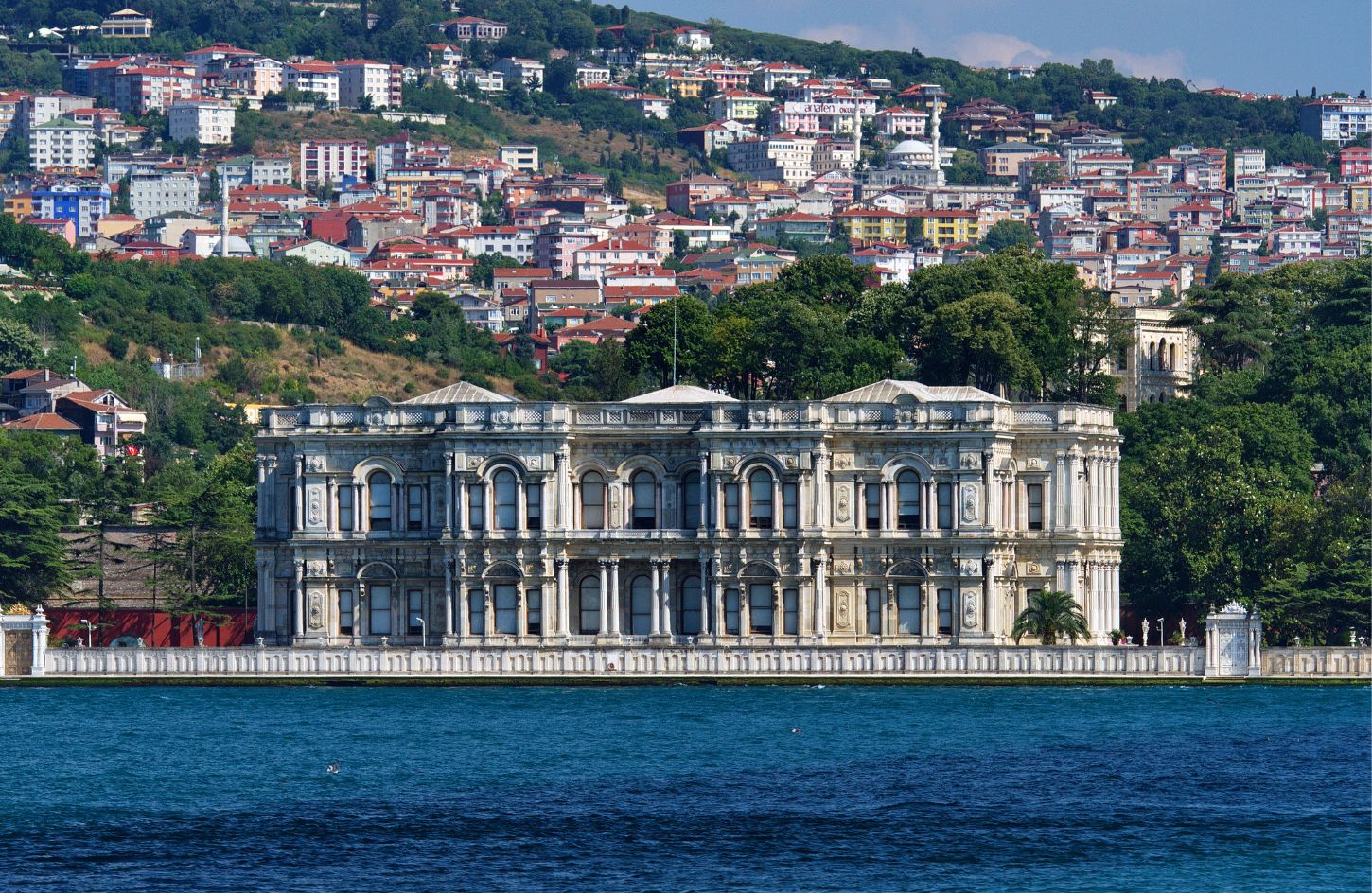 a wonderful photo of beylerbeyi palace in turkey